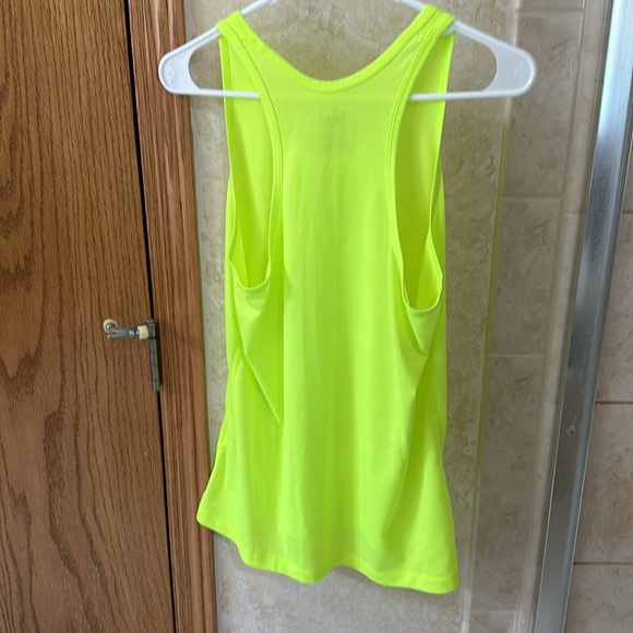 Nike dry fit tank - Picture 2 of 2